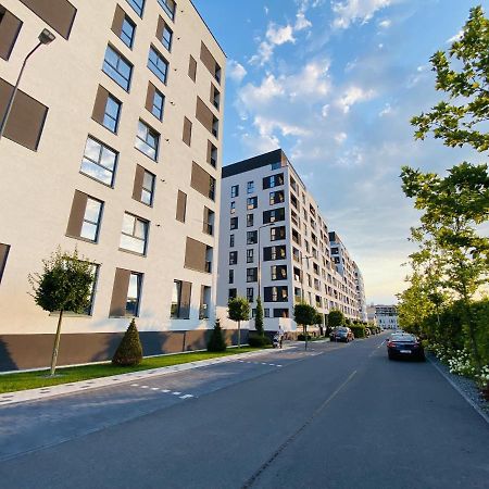 Deluxe Apartment With Balcony And Private Parking In Colvmna Residence クルージュ＝ナポカ エクステリア 写真