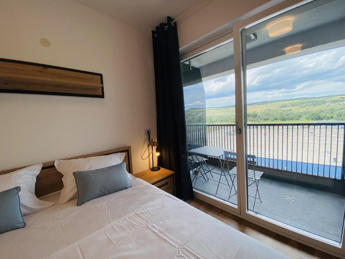 Deluxe Apartment With Balcony And Private Parking In Colvmna Residence クルージュ＝ナポカ エクステリア 写真