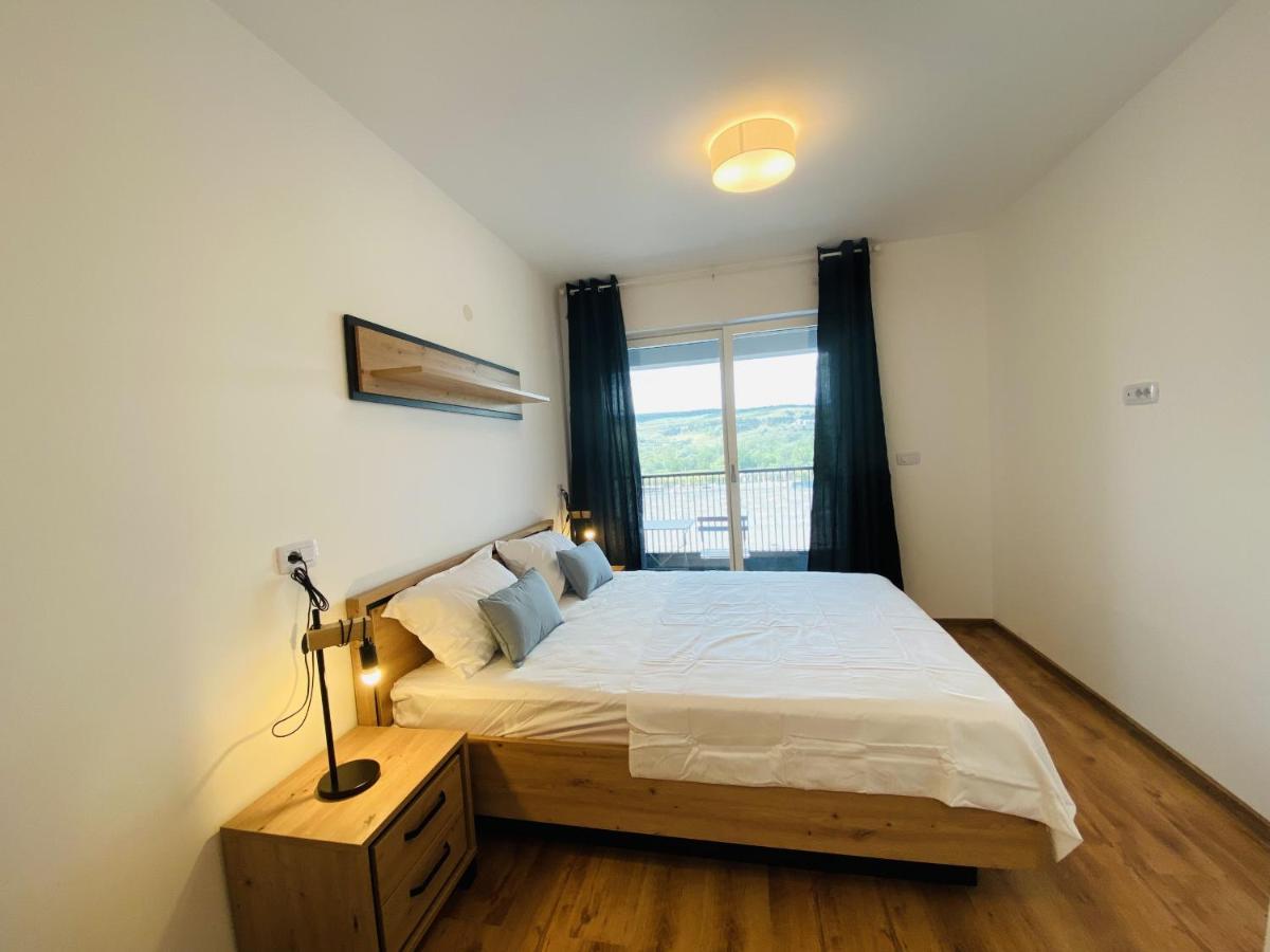 Deluxe Apartment With Balcony And Private Parking In Colvmna Residence クルージュ＝ナポカ エクステリア 写真