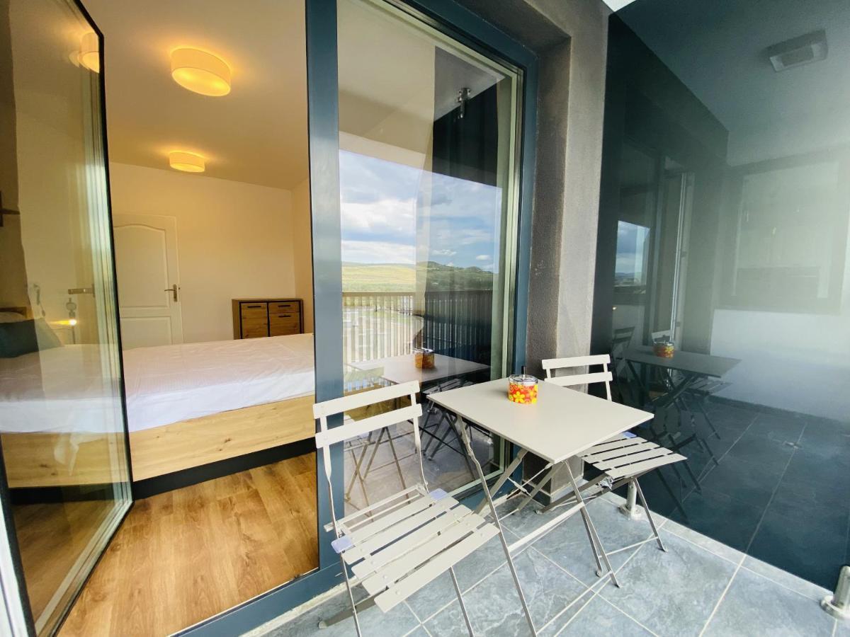 Deluxe Apartment With Balcony And Private Parking In Colvmna Residence クルージュ＝ナポカ エクステリア 写真