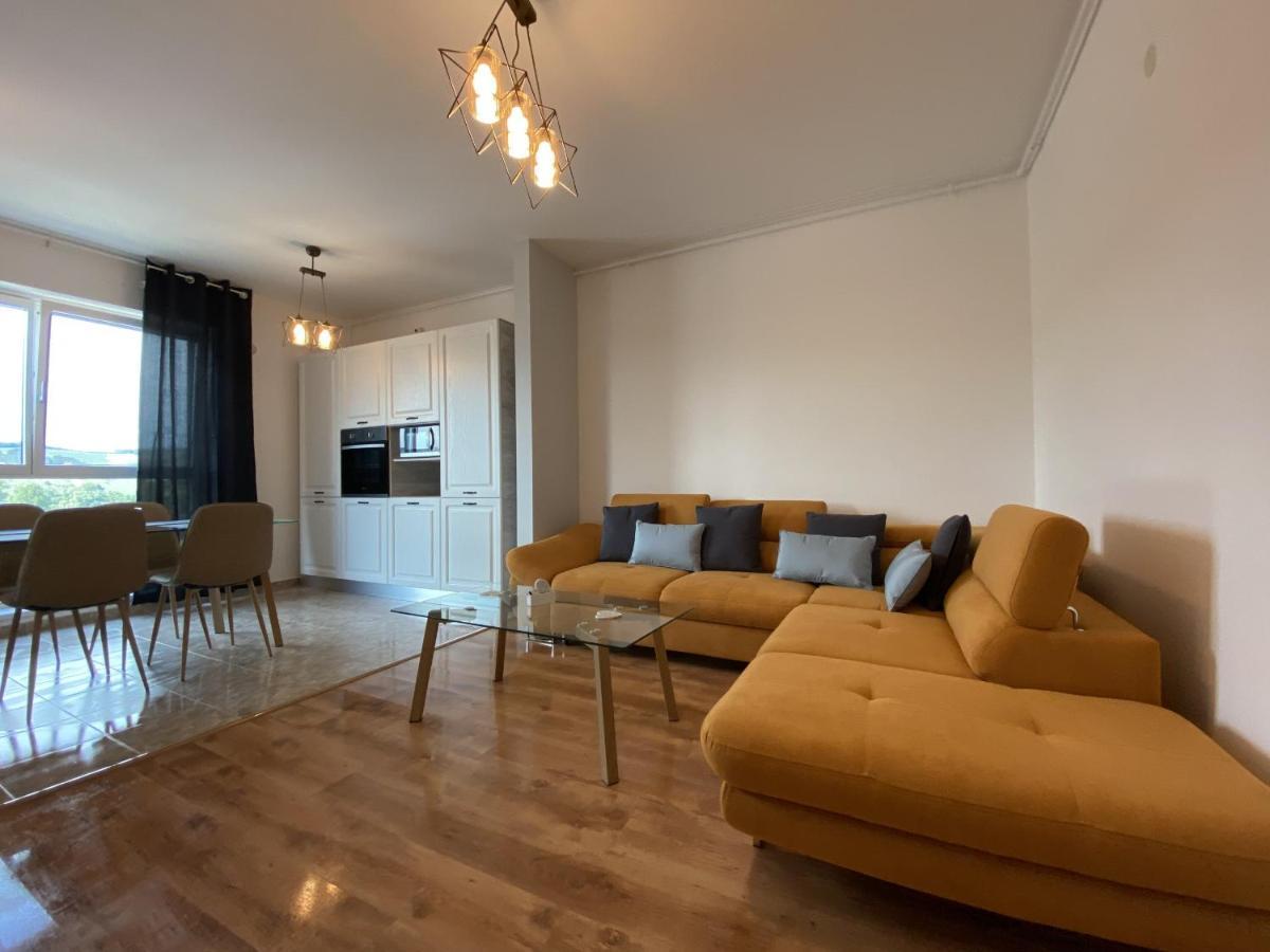 Deluxe Apartment With Balcony And Private Parking In Colvmna Residence クルージュ＝ナポカ エクステリア 写真