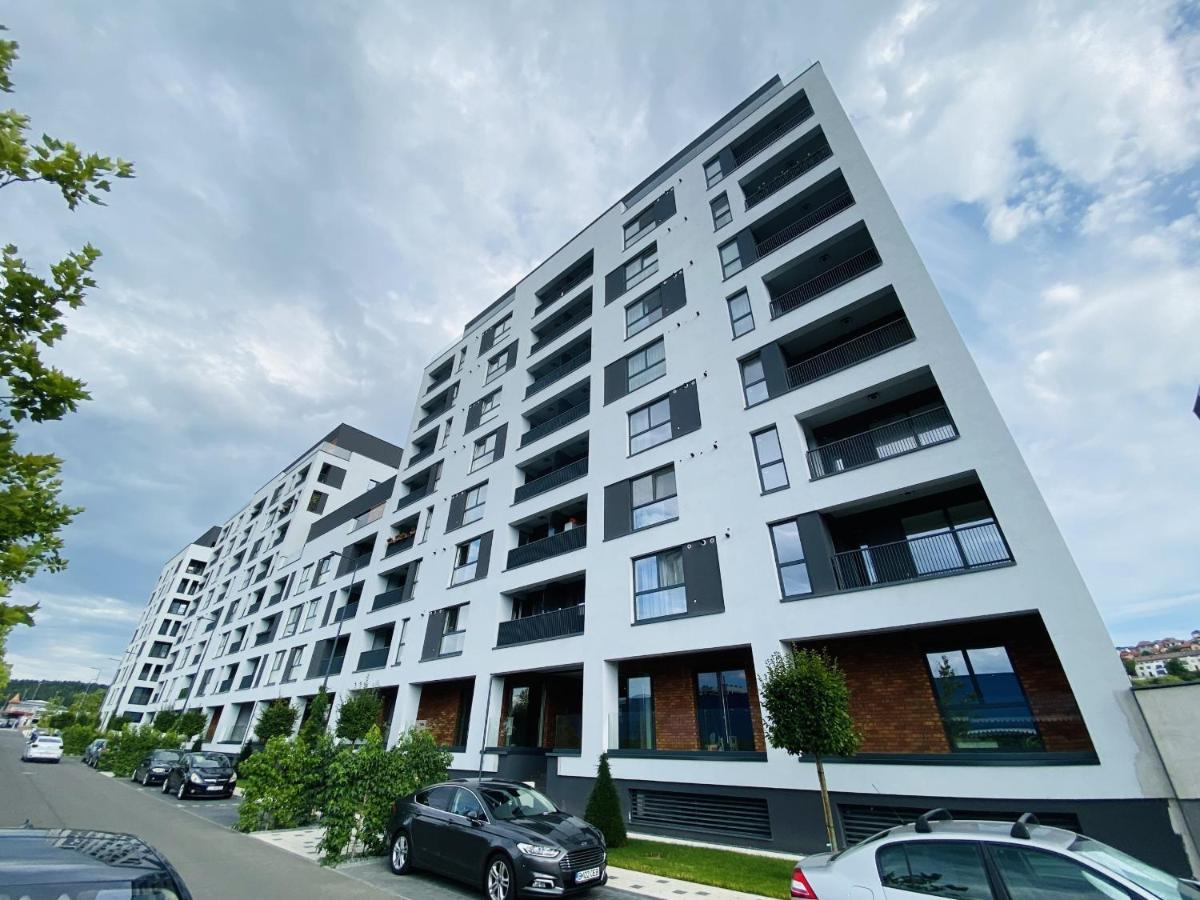 Deluxe Apartment With Balcony And Private Parking In Colvmna Residence クルージュ＝ナポカ エクステリア 写真